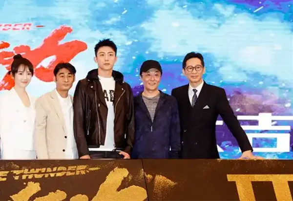 男明星都要健身_盘点那些健身明星_明星健身男神