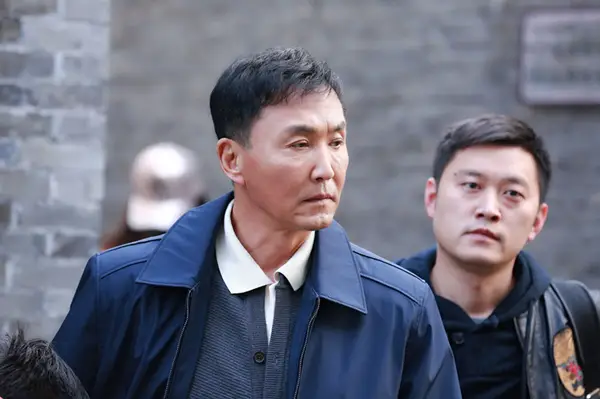 男明星都要健身_明星健身男神_盘点那些健身明星