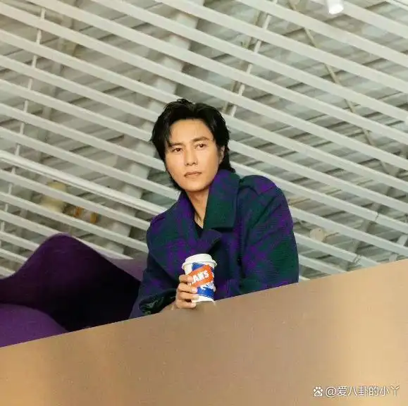 男明星都要健身_盘点那些健身明星_明星健身男神