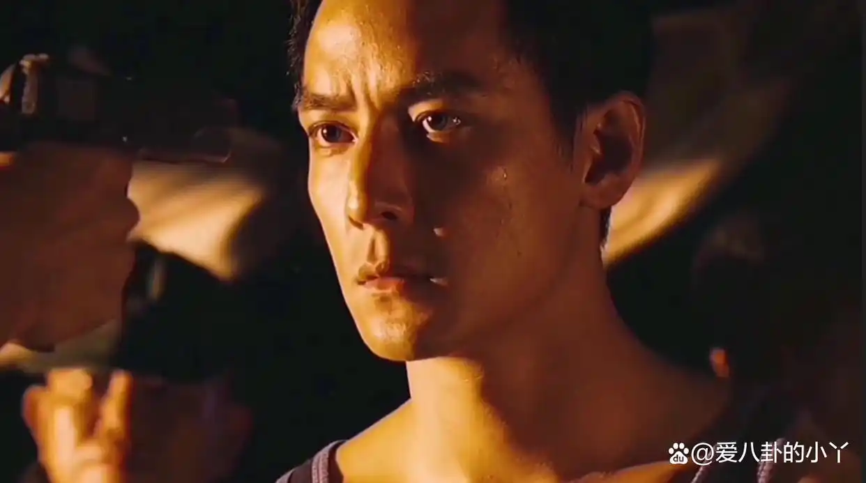 男明星都要健身_明星健身男神_盘点那些健身明星