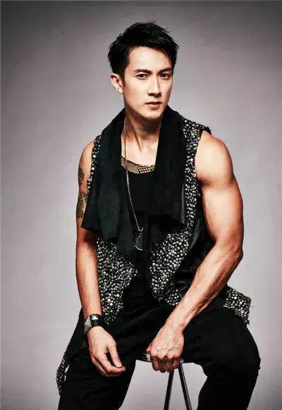 健身的明星男_明星健身男神_男明星都要健身