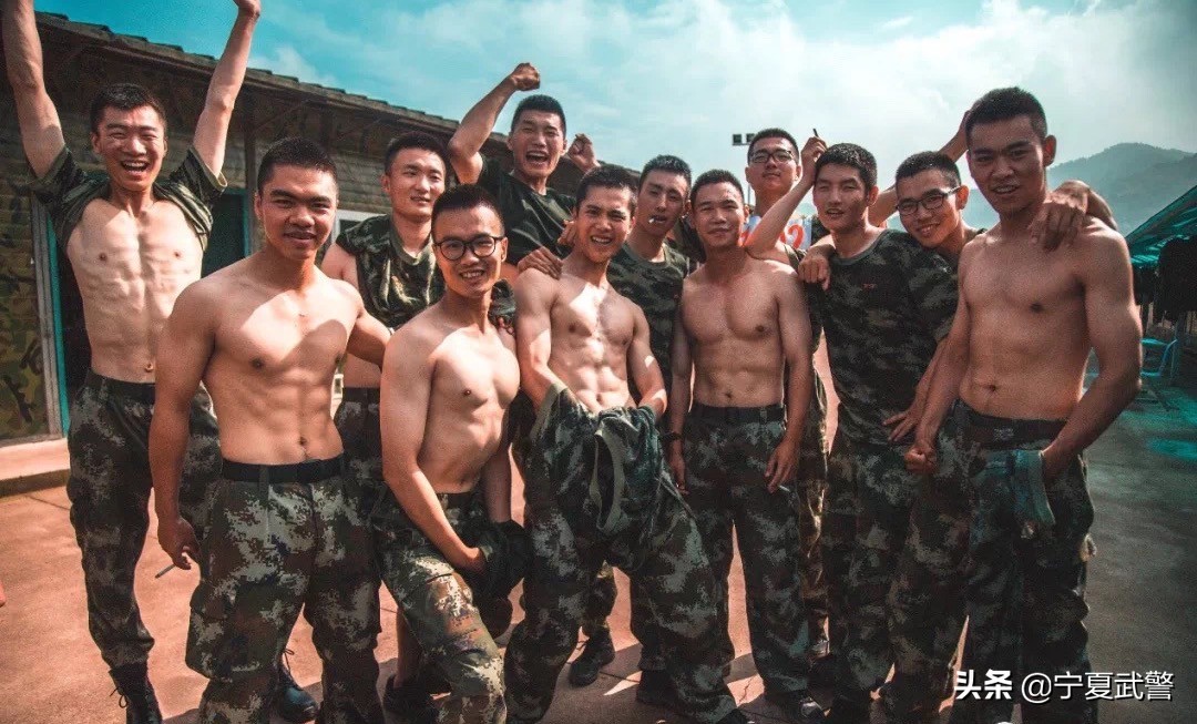 健身房健身_房健身教程_的健身房