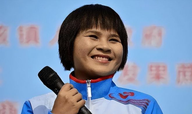 举重冠军陈變霞_举重运动员霞_举重冠军陈燮霞