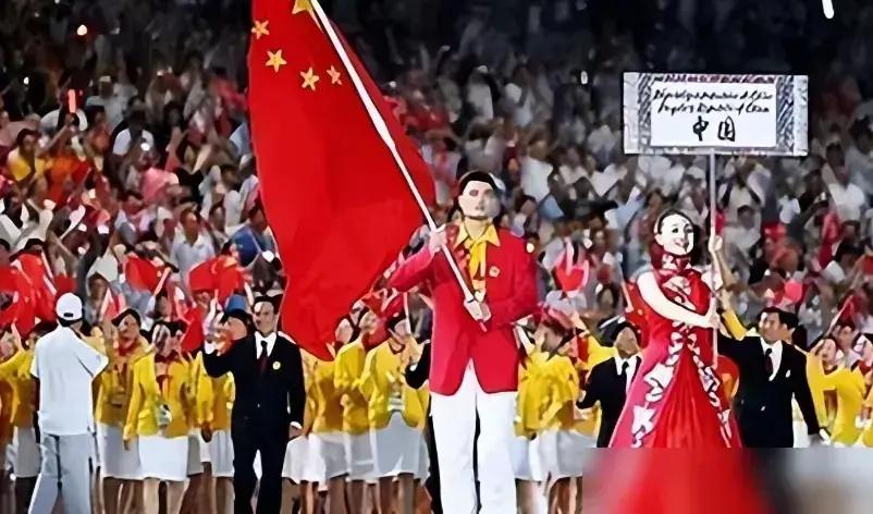 举重运动员霞_举重冠军陈燮霞_举重冠军陈變霞