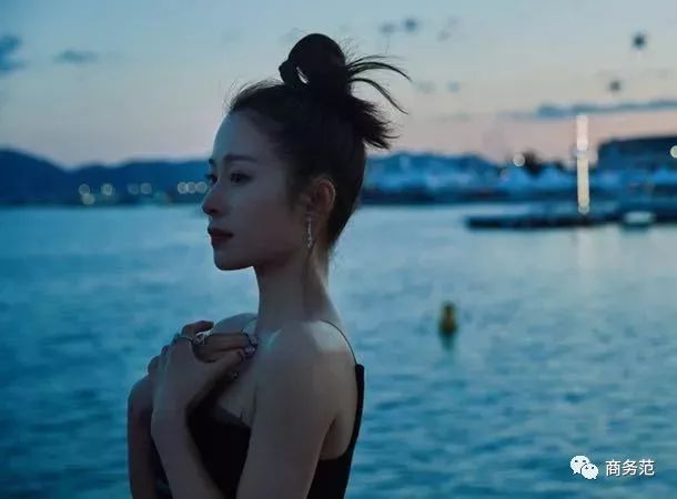 逛街文案简单_逛街吃饭发朋友圈的句子_日常家庭吃饭逛街文案图片